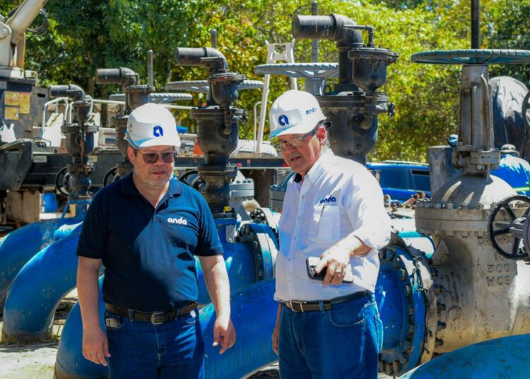ANDA realiza trabajos de mantenimiento para mejorar el abastecimiento de Agua Potable en San Salvador