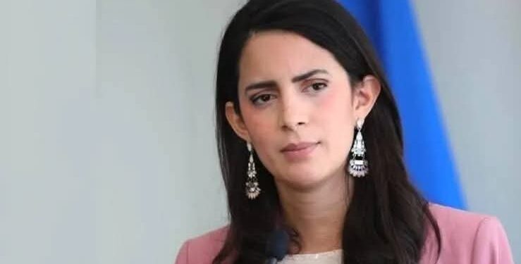 Claudia Ortiz vuelve a votar en contra de la prórroga del régimen de excepción