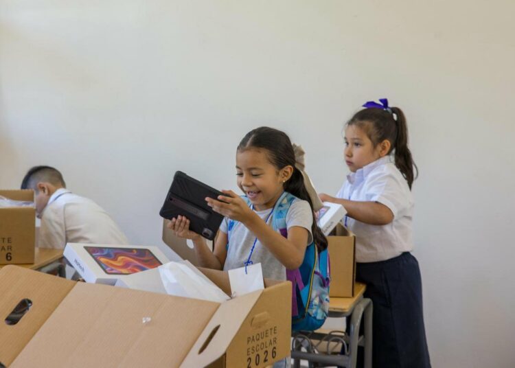 “Nuestro programa educativo va más allá de la tecnología”