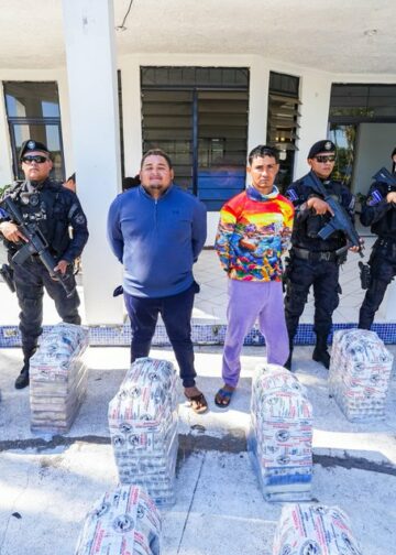Incautan casi 400 kilos de cocaína frente a costas de La Libertad