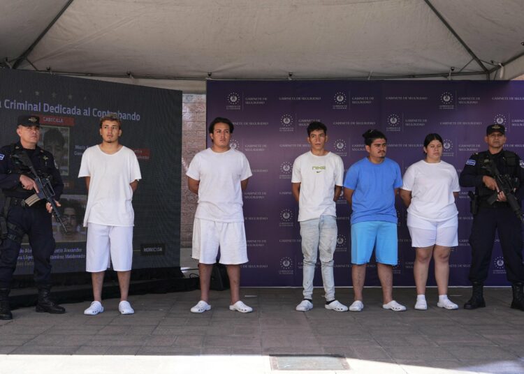 Informan desarticulación de banda dedicada al contrabando