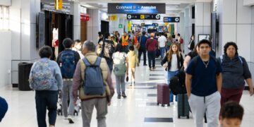 Aeropuerto Monseñor Romero reporta llegada masiva de turistas por concierto de Shakira