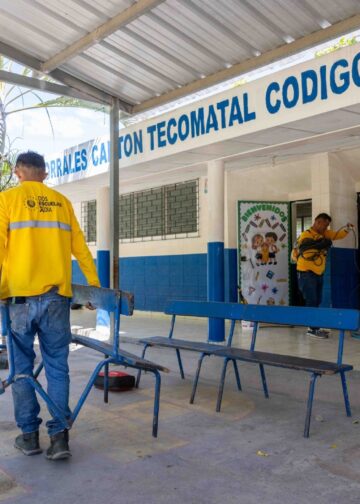 Gobierno continúa modernización de escuelas con el programa “Dos Escuelas X Día”