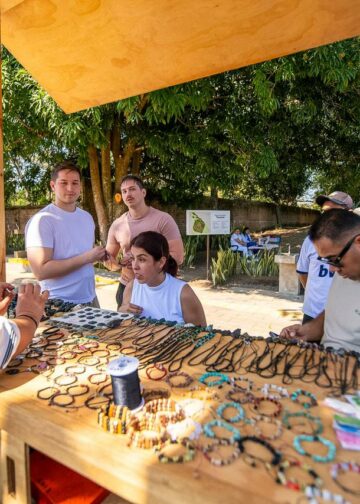 Cruceristas recorren sitios arqueológicos y culturales del país