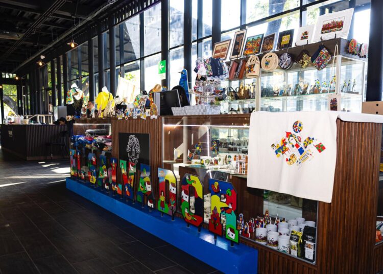 Árbol de Dios inaugura nueva sucursal en Plaza Universitaria