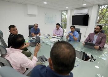 Presidente de la FESFUT se reúne con autoridades arbitrales