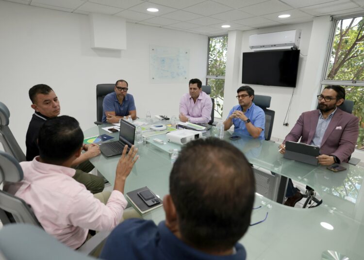 Presidente de la FESFUT se reúne con autoridades arbitrales