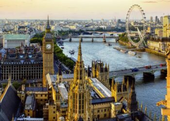 TSE llama a salvadoreños en el extranjero a actualizar su información antes de la fecha límite