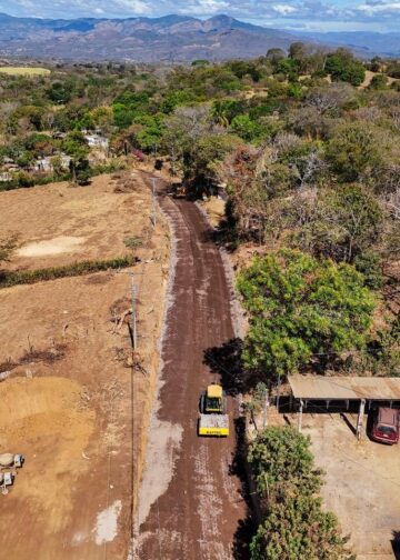Avanza intervención de más de 12 kilómetros de carretera en Los Toles