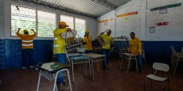 Cerca de 600 escuelas ya han sido intervenidas con programa “Dos Escuelas X Día”