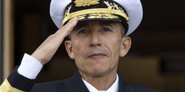 Presidente Bukele asciende a Ministro Monroy a Almirante