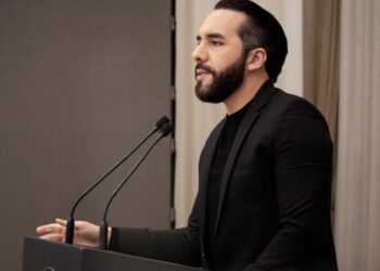 Bukele cuestiona postura sobre “derechos humanos” de criminales en Honduras