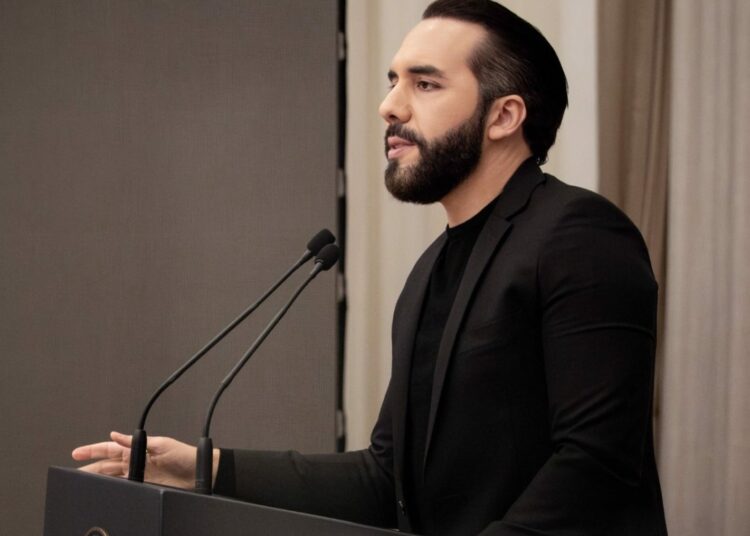 Bukele cuestiona postura sobre “derechos humanos” de criminales en Honduras