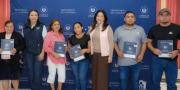 El estado entrega escrituras a familias afectadas por la estafa de Argoz