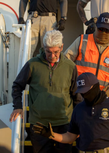 Norman Quijano ingresa a prisión para cumplir más de 13 años por pactar con pandillas