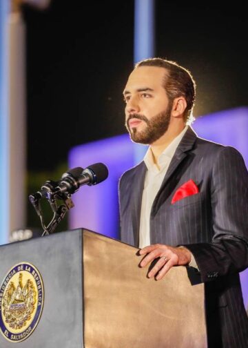 Presidente Bukele ofrece apoyo a salvadoreño enfermo que anhela volver al país