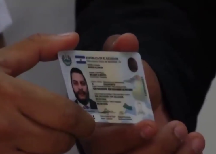 El Salvador inaugura nuevas máquinas para emisión de DUI en Milán, Barcelona, Madrid y Estocolmo