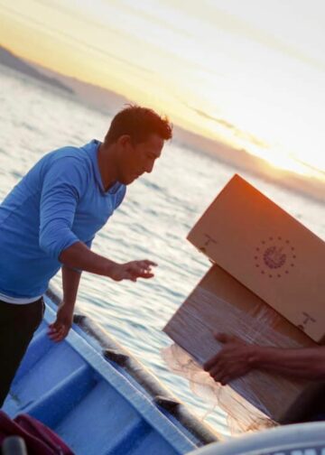 Gobierno lleva paquetes escolares a estudiantes de Isla de Conchagüita