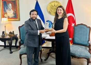 Vicepresidente Félix Ulloa impulsa el fortalecimiento de relaciones diplomáticas con embajadores