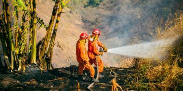 Bomberos refuerza operativos y llama a la prevención ante aumento de incendios en vacaciones
