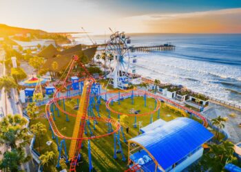 Turismo internacional en El Salvador crece con fuerza y dinamiza los principales destinos del país en 2026