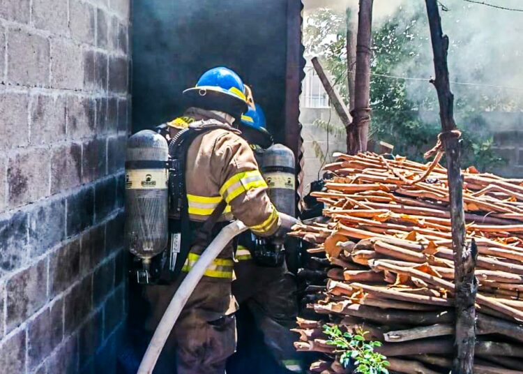 Incendio en bodega de La Paz Centro es sofocado sin dejar propagación a zonas cercanas