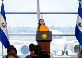 Gabriela de Bukele resalta nuevo enfoque Family Friendly en el Aeropuerto Internacional de El Salvador