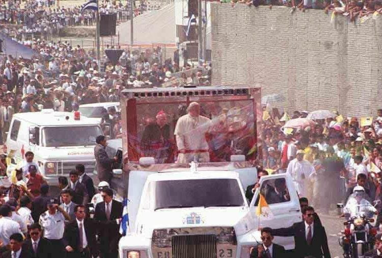 A 43 años de su visita, San Juan Pablo II sigue presente en la memoria de los salvadoreños