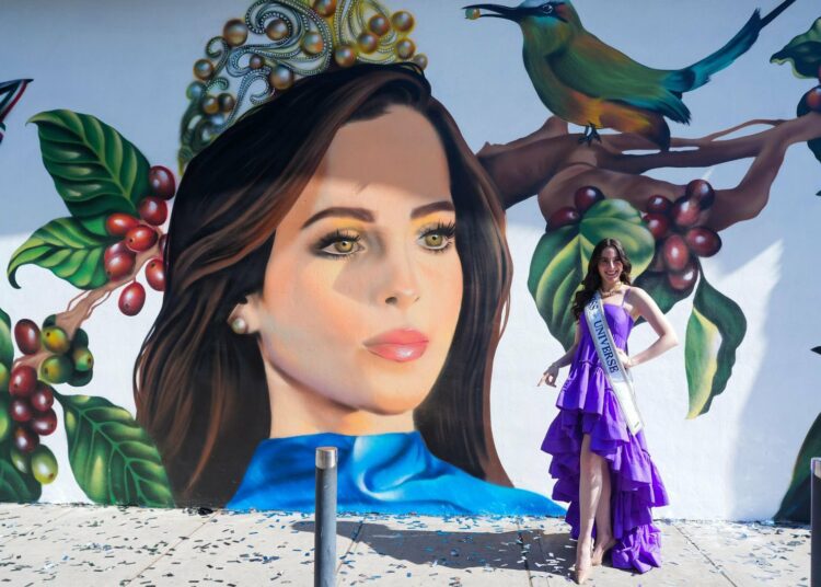 Arte y Solidaridad se unen en Santa Tecla con mural de Miss Universo 2025
