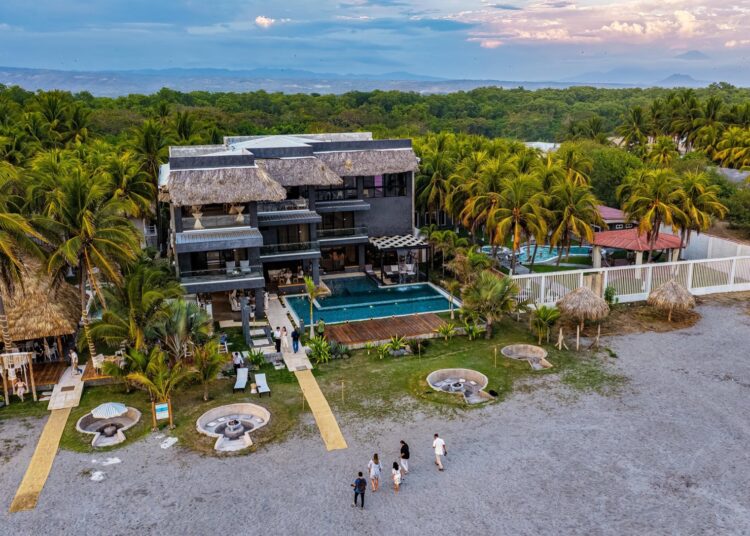 Inauguran hotel Cardedeu Residence Cangrejera y fortalecen la oferta turística en La Libertad