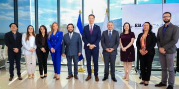 Acuerdo entre ESIAP y CNR busca modernizar la administración pública en El Salvador