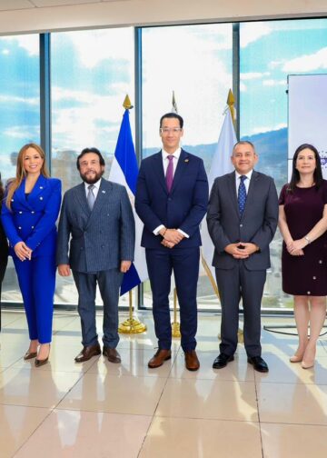 Acuerdo entre ESIAP y CNR busca modernizar la administración pública en El Salvador