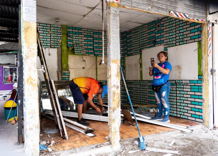 Comerciantes de Plaza 14 de Julio destacan reubicación ordenada y apoyo de la Alcaldía