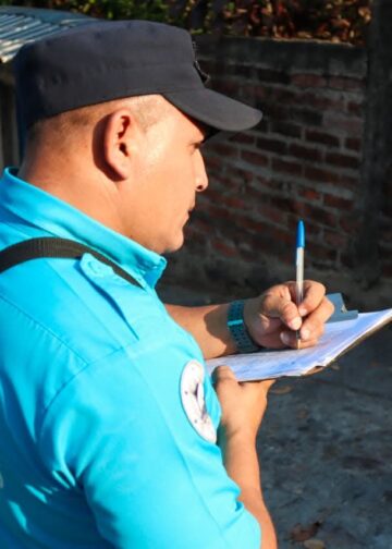 CAM multa vehículos abandonados tras denuncia ciudadana en San Salvador