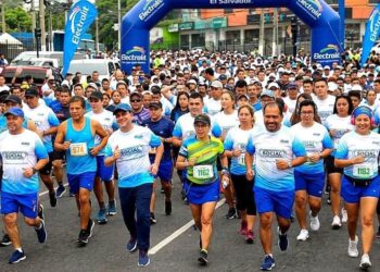Miles participan en carrera solidaria “Running El Salvador”