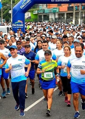 Miles participan en carrera solidaria “Running El Salvador”