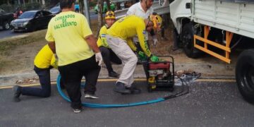 Camión se accidentado genera congestionamiento en carretera al Puerto de La Libertad