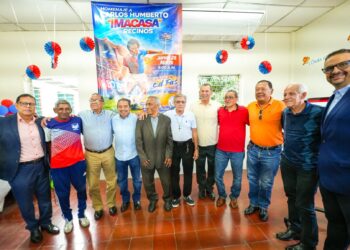 Carlos Humberto “IMACASA” Recinos recibe reconocimiento en vida por su legado en el fútbol salvadoreño