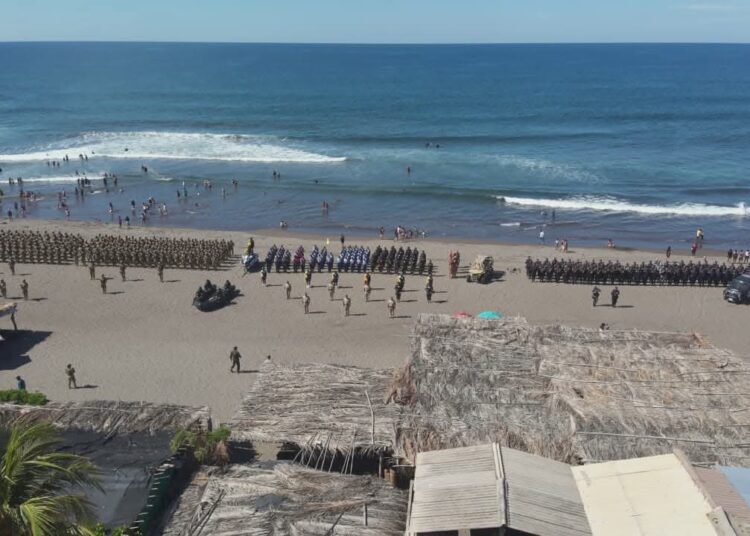 Fuerza Armada refuerza seguridad en playas y actividades religiosas durante Semana Santa
