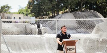 Ministro Romeo Herrera entrega finalizada obra de mitigación en megacárcava de colonia Santa Eduviges, Soyapango