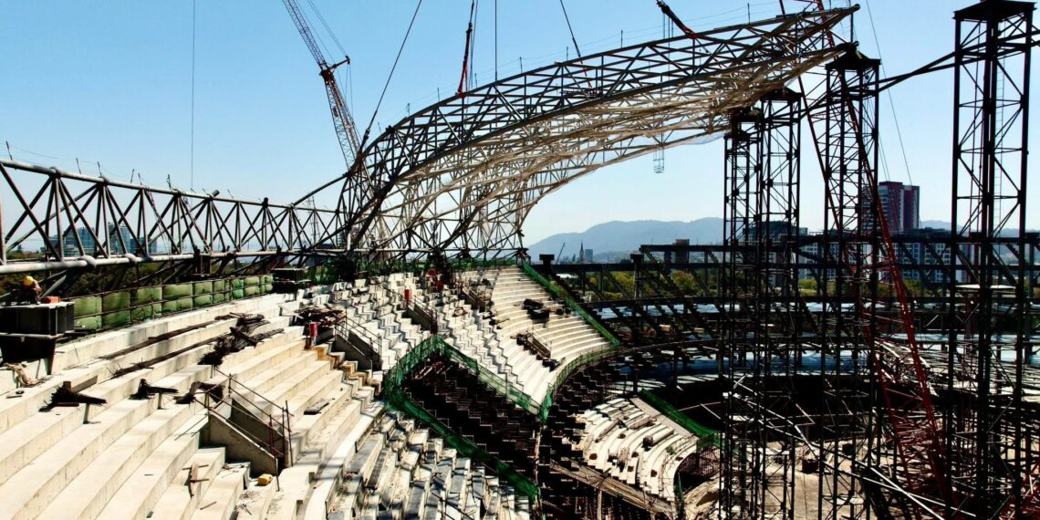 ¡El Estadio Nacional ya toma forma! China State Construction culmina graderíos metálicos e inicia el techo