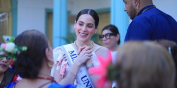 Miss Universo 2025 Fátima Bosch visita El Salvador