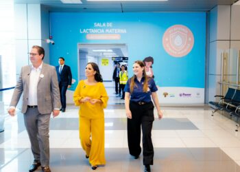 Primera Dama Gabriela de Bukele otorga sello Family Friendly al Aeropuerto Internacional de El Salvador