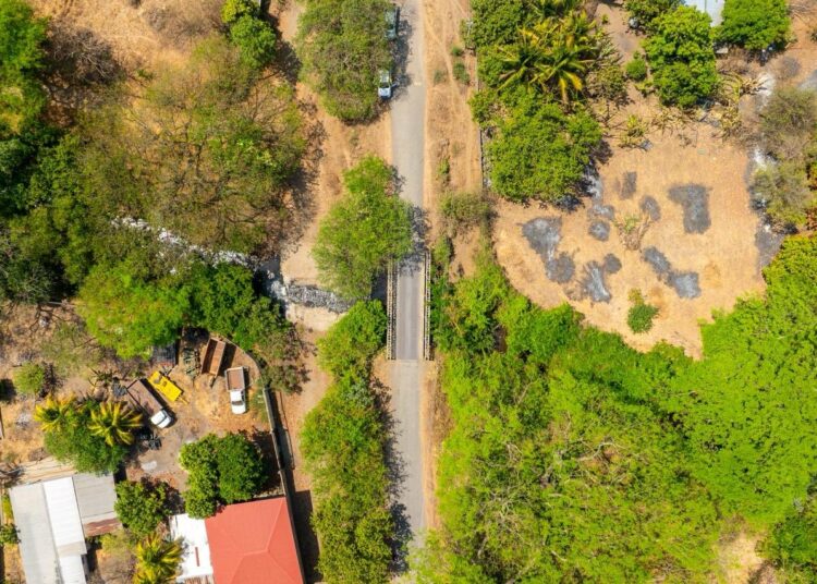 Inicia pavimentación de más de 11 km y construcción de puente en San Vicente