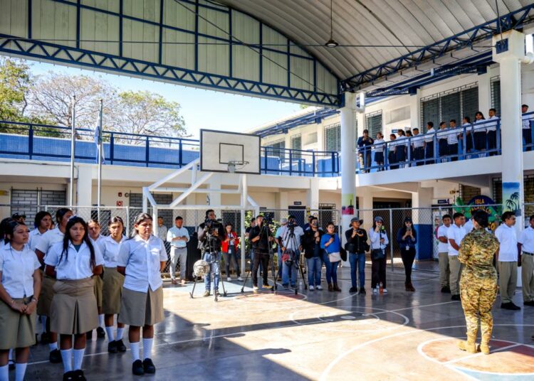 Ministra Karla Trigueros anuncia bachillerato en turismo en La Unión para preparar jóvenes ante el boom turístico