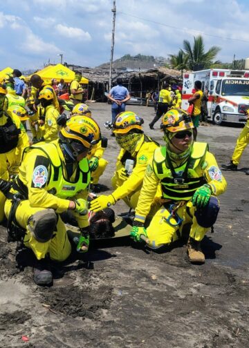 Simulacro de rescate reúne a más de 200 socorristas en playa el majahual
