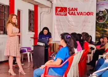 Anabel Belloso habla de “retrocesos” en El Salvador mientras el FMLN enfrenta su mayor caída política
