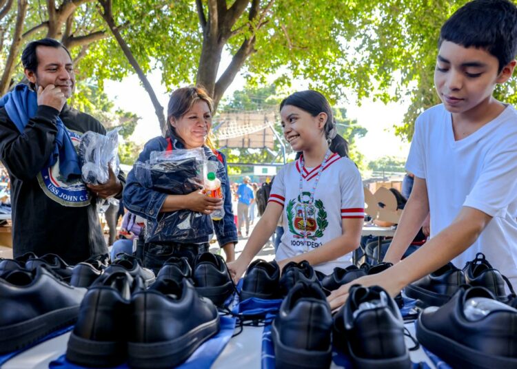 Continúa entrega de paquetes en Centros Escolares del país