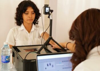 Gobierno impulsa jornadas gratuitas para obtener el DUI por primera vez en Centros Educativos