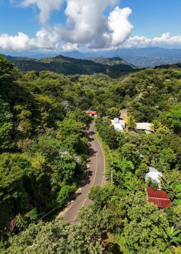 Nueva vía mejora el comercio y la actividad agrícola en la zona oriental